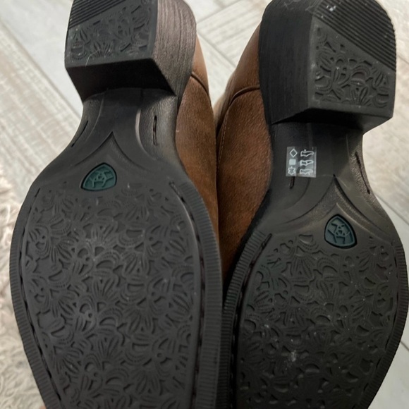 BRAND NEW ARIAT BOOTS - RARE BOMBER JACKET COLOR - Picture 4 of 6